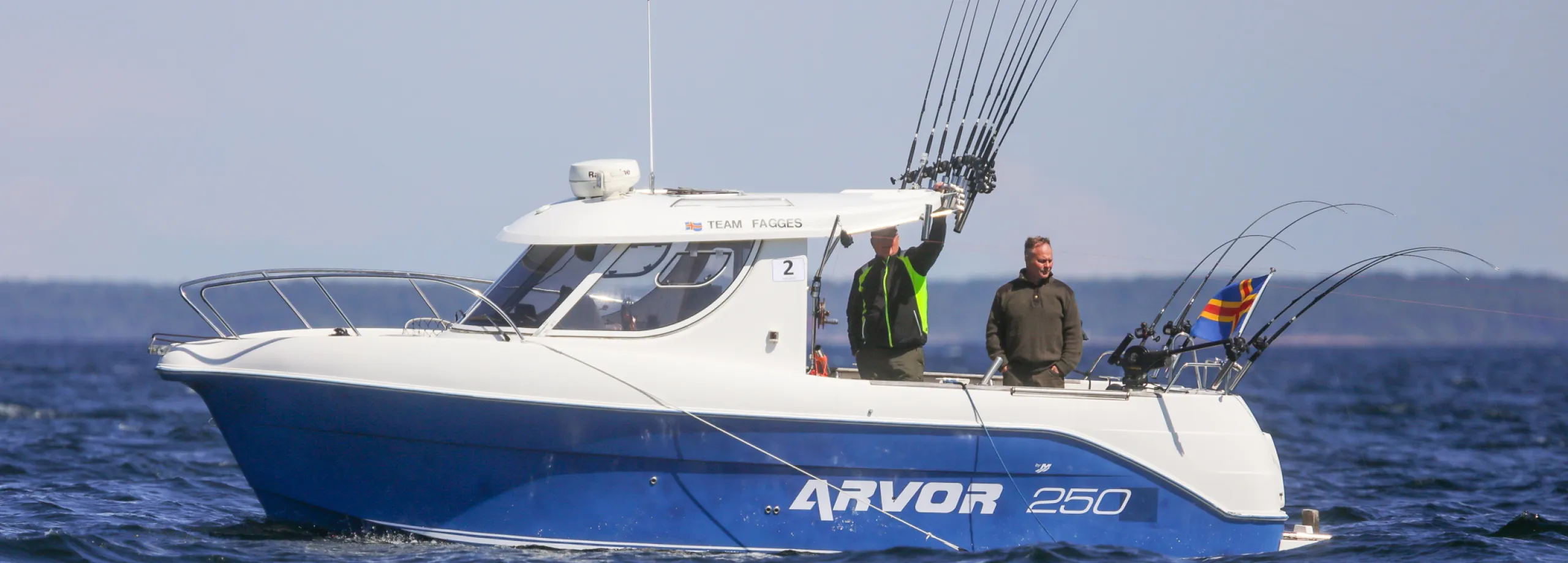 trollingbåt på havet